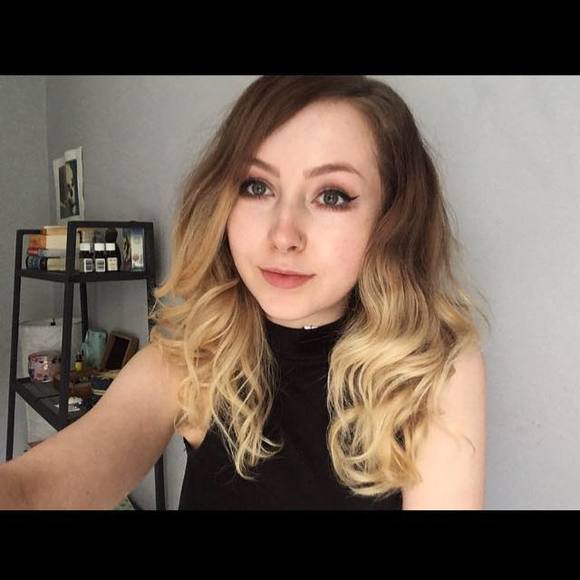 Meet your Posher, Katie - Picture 1 of 1